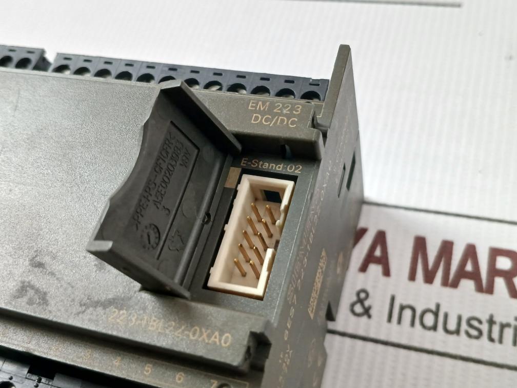 Siemens 6Es7 223-1Bl22-0Xa0 Simatic Digital Input/Output I/O Module