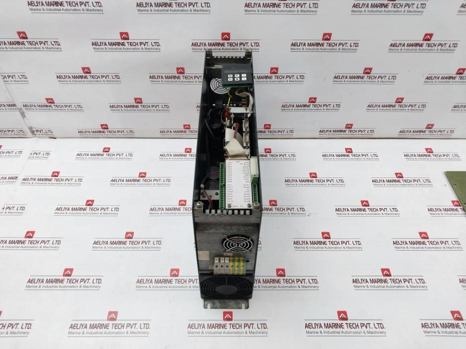 Siemens 6Se4220-1Ga20 Simovert P Inverter Drive Rev: B Dc530V 23A 3Ac 0-350V
