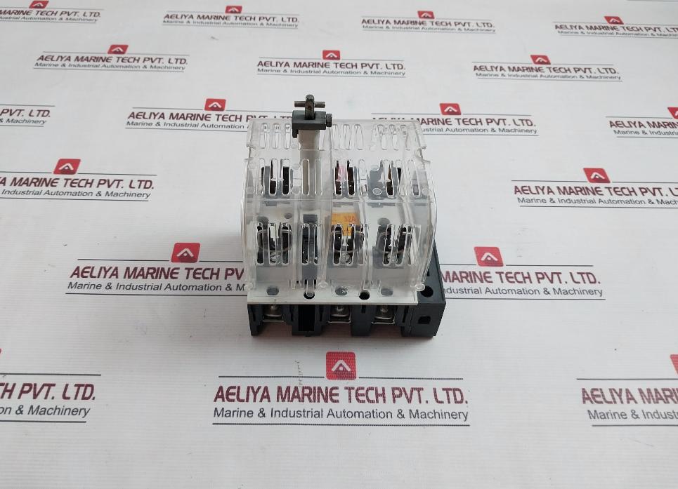 Siemens 3Kl8121-3Ha00 Heavy Duty Switch Disconnector Fuse 50Hz 690V Ac-23A