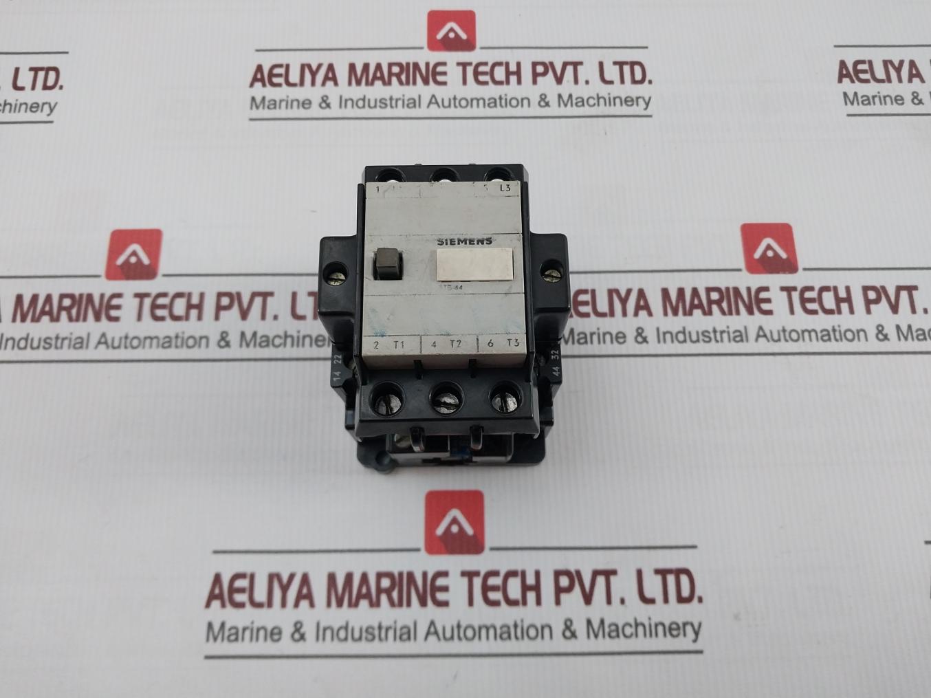 Siemens 3Tb44 17-0A Motor Starter Contactor