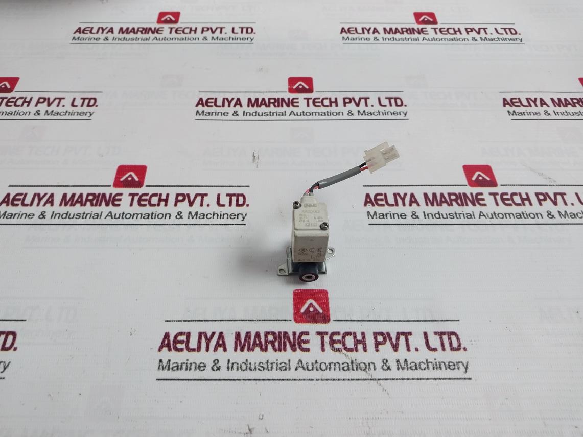 Smc Vdw22Daxcb Pneumatic Solenoid Valve 0.7Mpa Dc24V 3W 1.6Mm