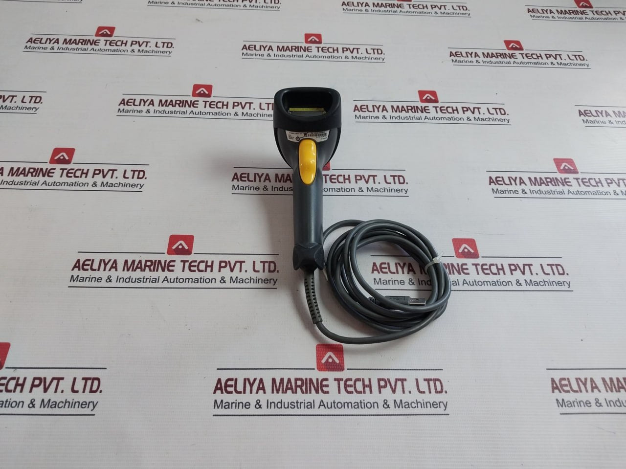 Symbol Ls2208-sr20007R Barcode Scanner With Cable Cba-u01-s07Zar 6V 0.2A Rev: C