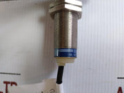 Telemecanique-Proximity-Switch-Sensor-24-240v-Ac-Dc-Xs618b1mbl2-14