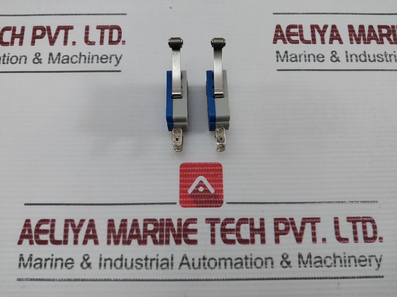 Tfcgv5b Snap-Action Switch  C&K 10(3)A, 250v~, µ 5e4 T85