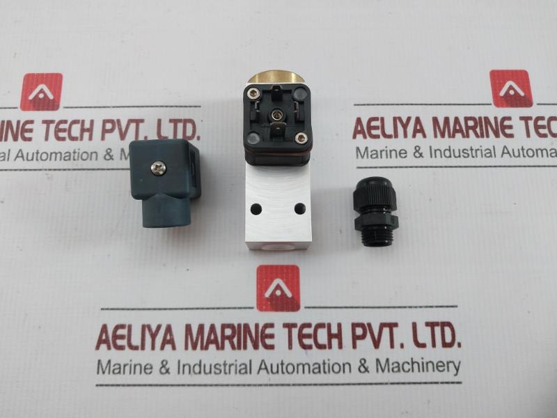 Trafag Pressure Switch 12 Bar 174 Psi 9b3.4277 In New Condition