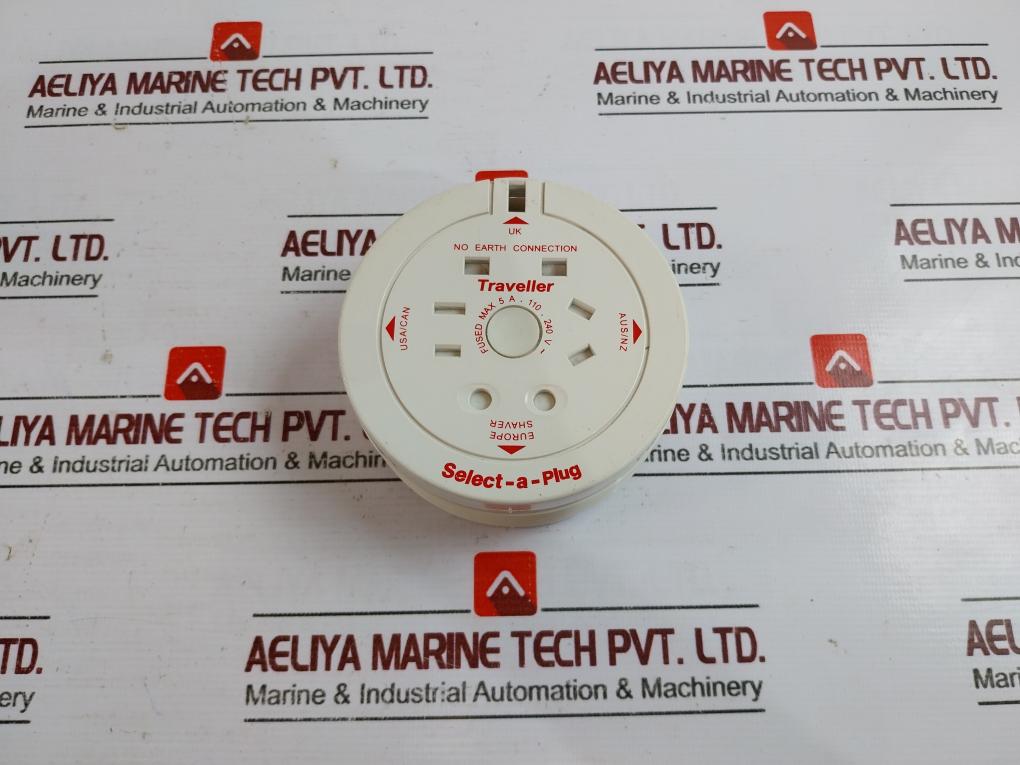 Traveller Adapter Select-a-plug Fused Max 5A 110-240V 