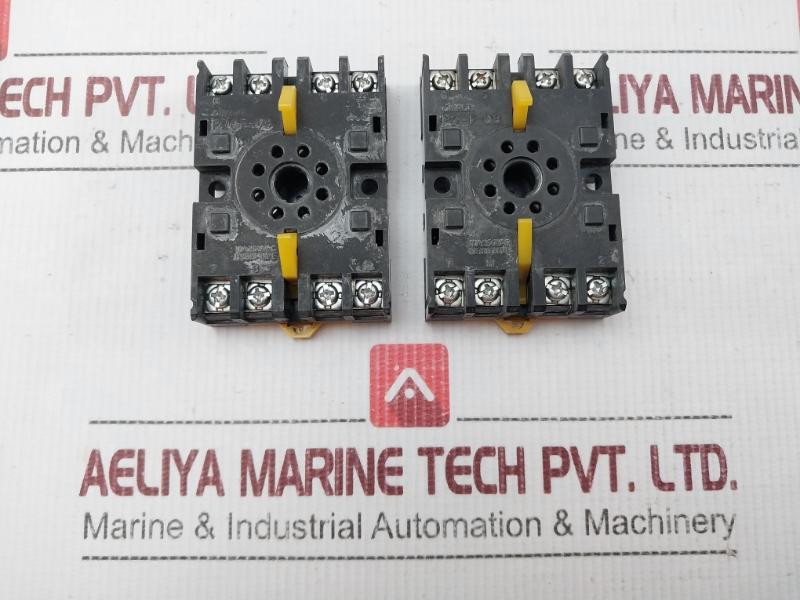 Used Condition Relay Socket 10a 250vac P2cf-08 Brand Omron