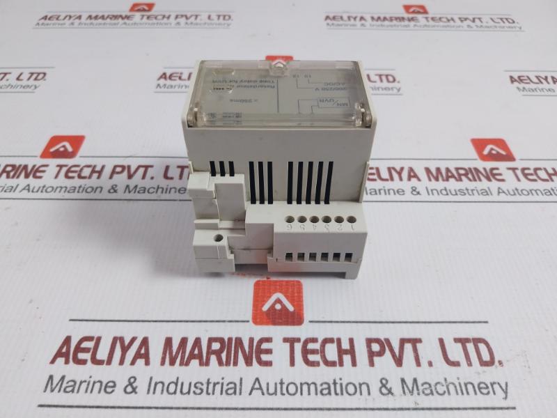 Used Condition Time Delay Relay For Uvr 33685 Schneider Electric 200/250v