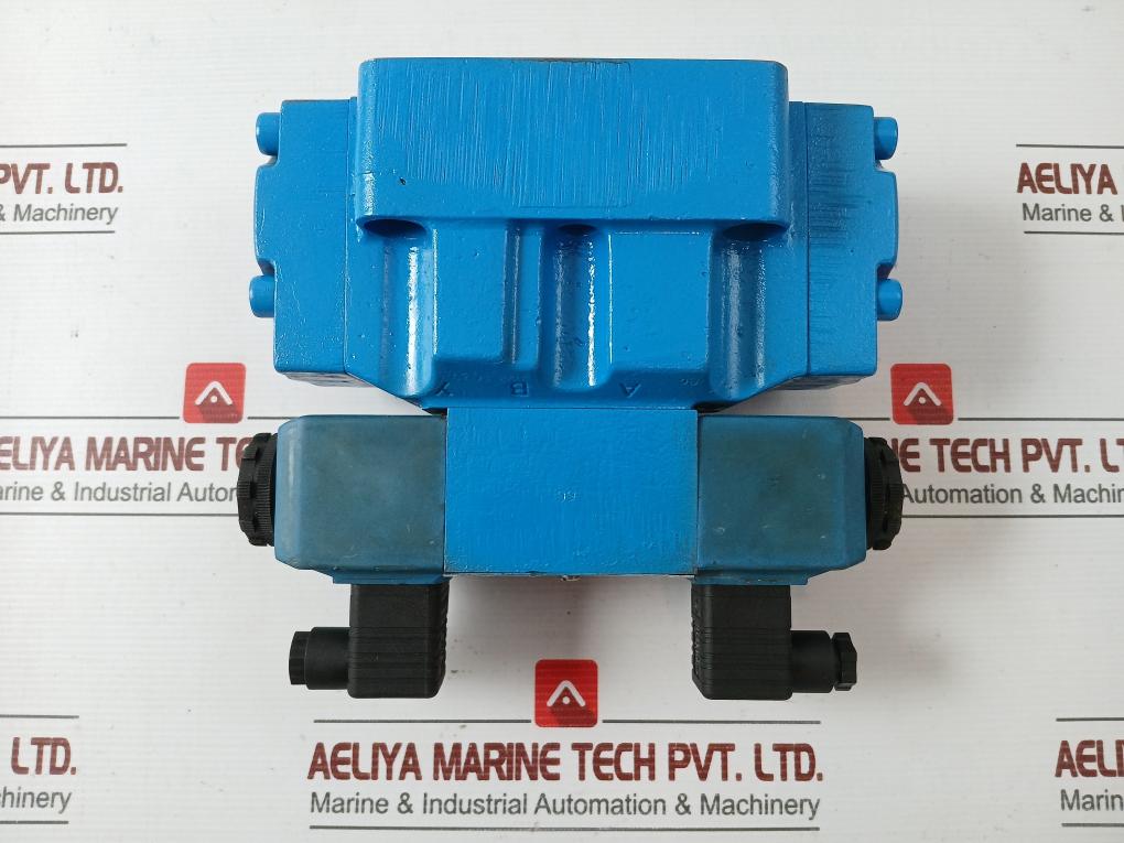 Vickers Hydraulic Directional Control Valve Dg5V 7 8C H Vm U B6 3U  T – 210Bar