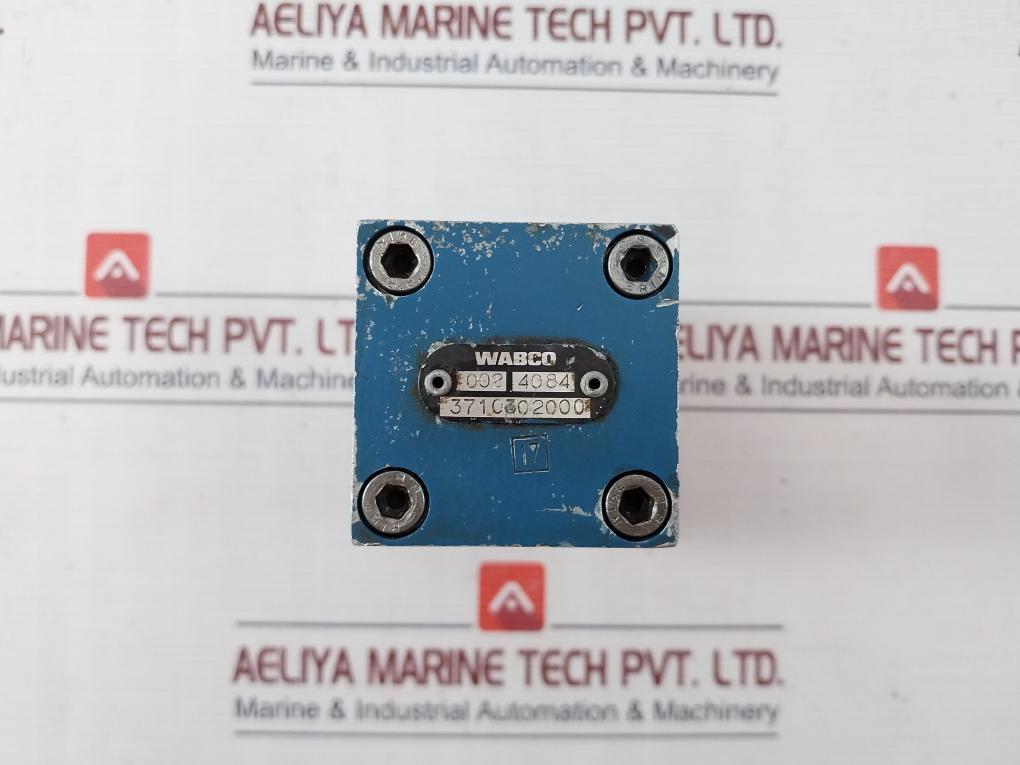 Wabco 3710302000 Pneumatic Directional Control Valve used