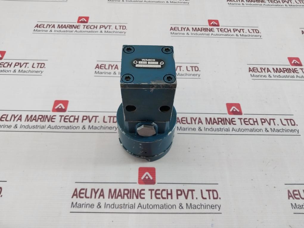 Wabco 3710302000 Pneumatic Directional Control Valve - Used