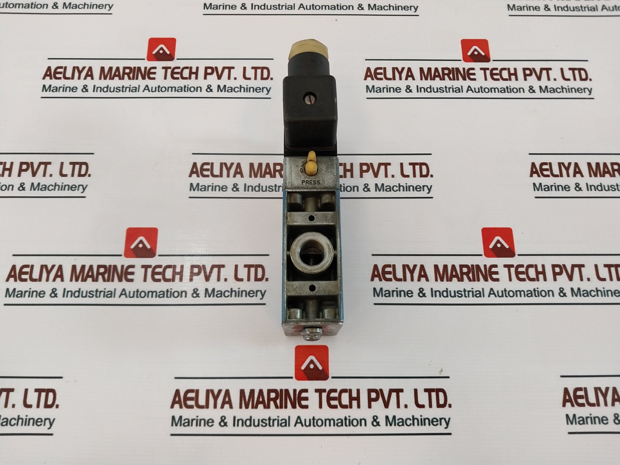 Wabco 5722022220 Solenoid Valve Used