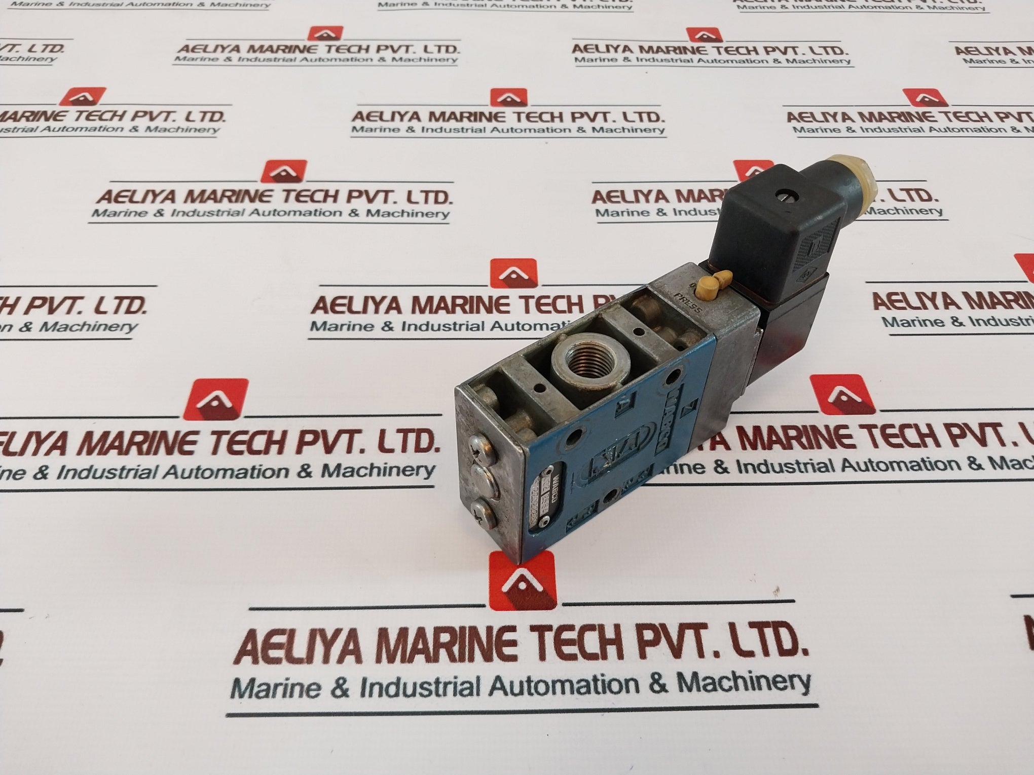 Wabco 5722022220 Solenoid Valve Used