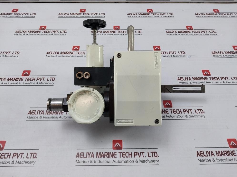 Yamatake 17-12Bldy1Rgsr-c1-x Valve Positioner W/ Air Regulator Kz03-2A 4-20Madc
