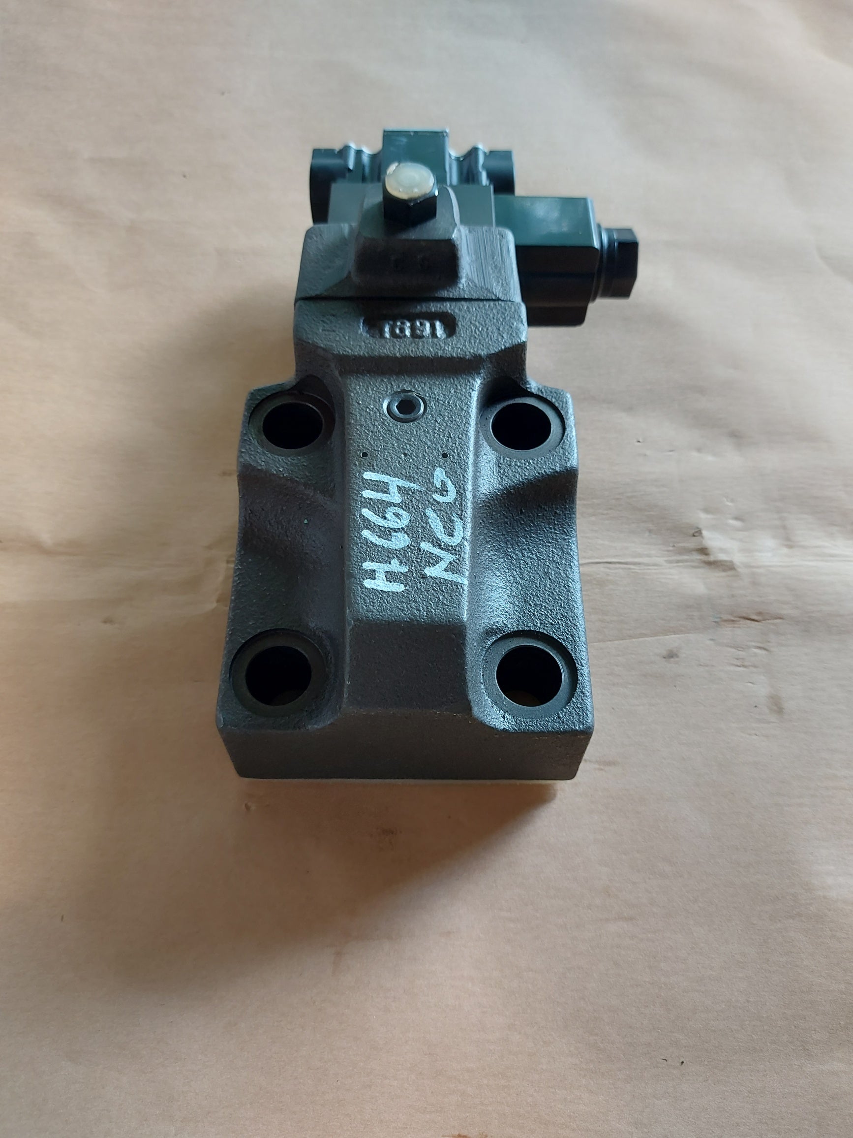 Yuken Kogyo Bsg-10-2B3B-a100-48 Relief Valve Vk317882-9 G1/2 T891