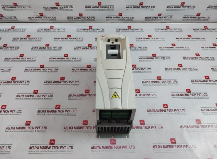 Abb Acs550-01-05A4-4 Frequency Converter 2.2Kw Input 380-480V 5.4A Output 500Hz