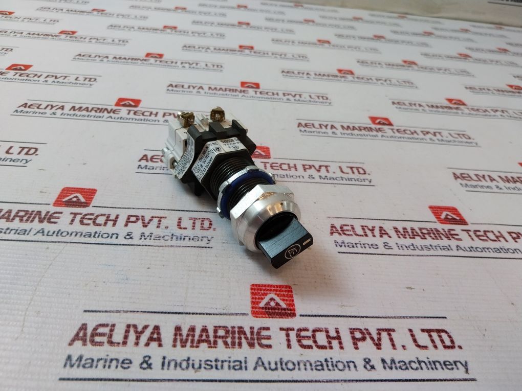 Akron Electric Xp3-rs2A-3 Selector Switch Type 4X