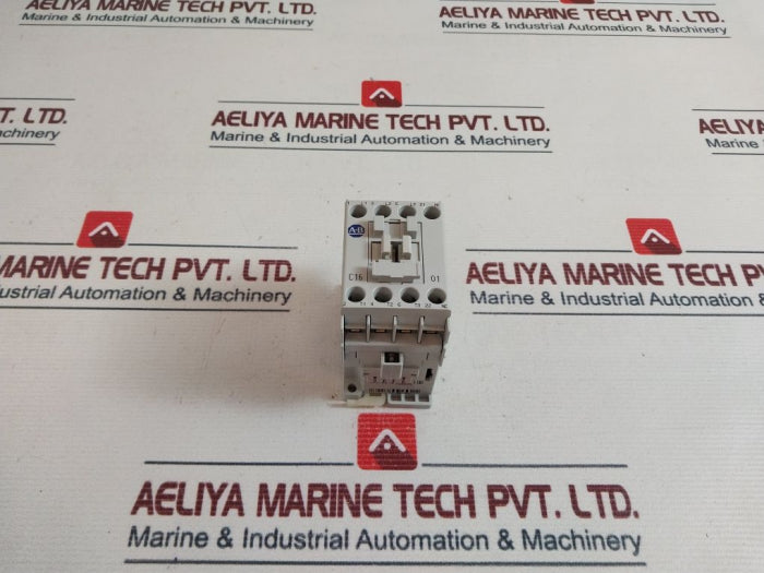 Allen-bradley 100-c16D01 3-pole Reversing Contactor-16A 3Ph 120
