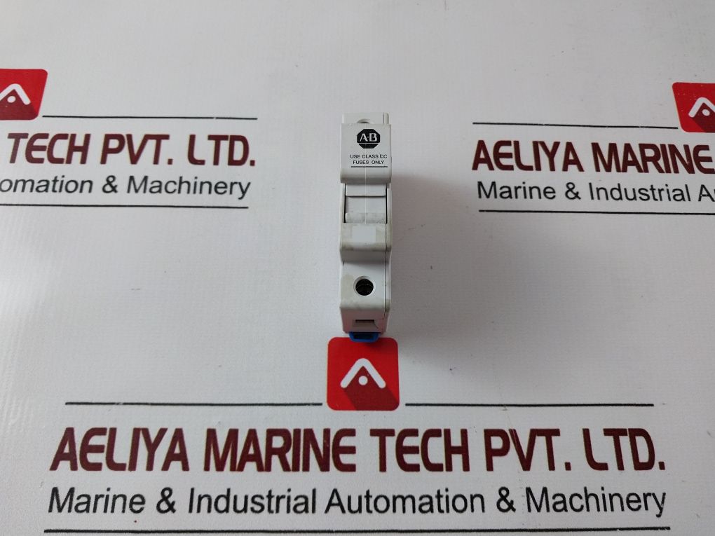 Lot of 10X Allen-bradley 1492-fb1c30 fuse holder