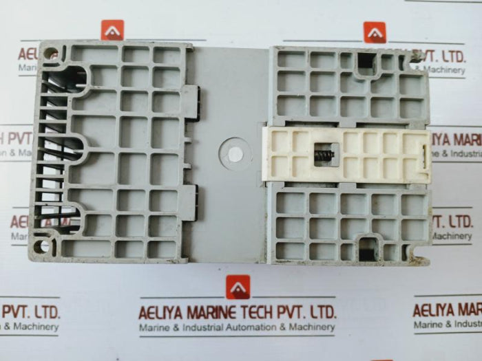 Allen-bradley 22B-d2P3N104 Powerflex 40 Ac Drive 0.75Kw 380-480V 9 (Not Working)