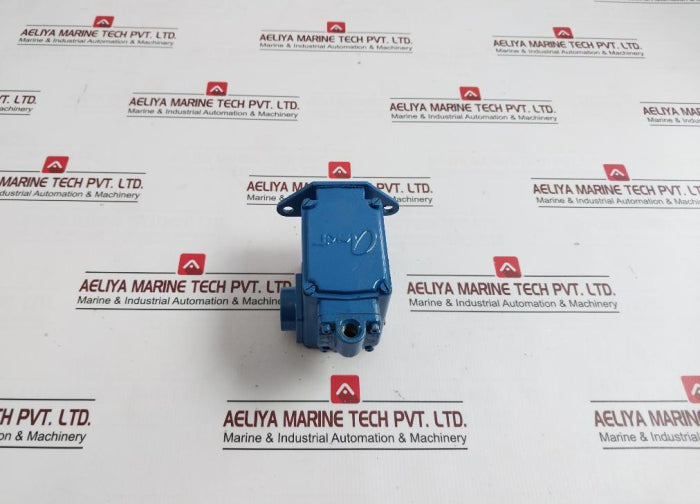 amot-controls-4140fk1e11aa0-ee-pressure-switch-0-28-3-72-bar