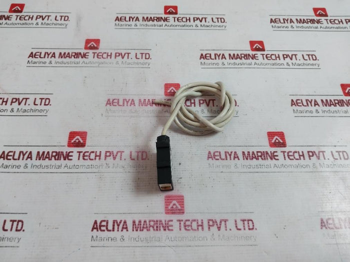 Balluff Bls 15K-r-g5 Photoelectric Sensor 10-30V Dc 5M 0501