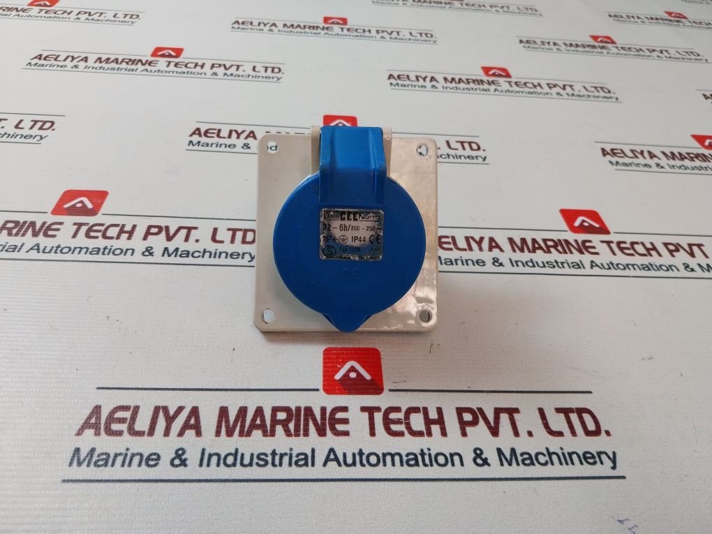 Bals Cee Norm 1229 Panel Mounting Socket 500V