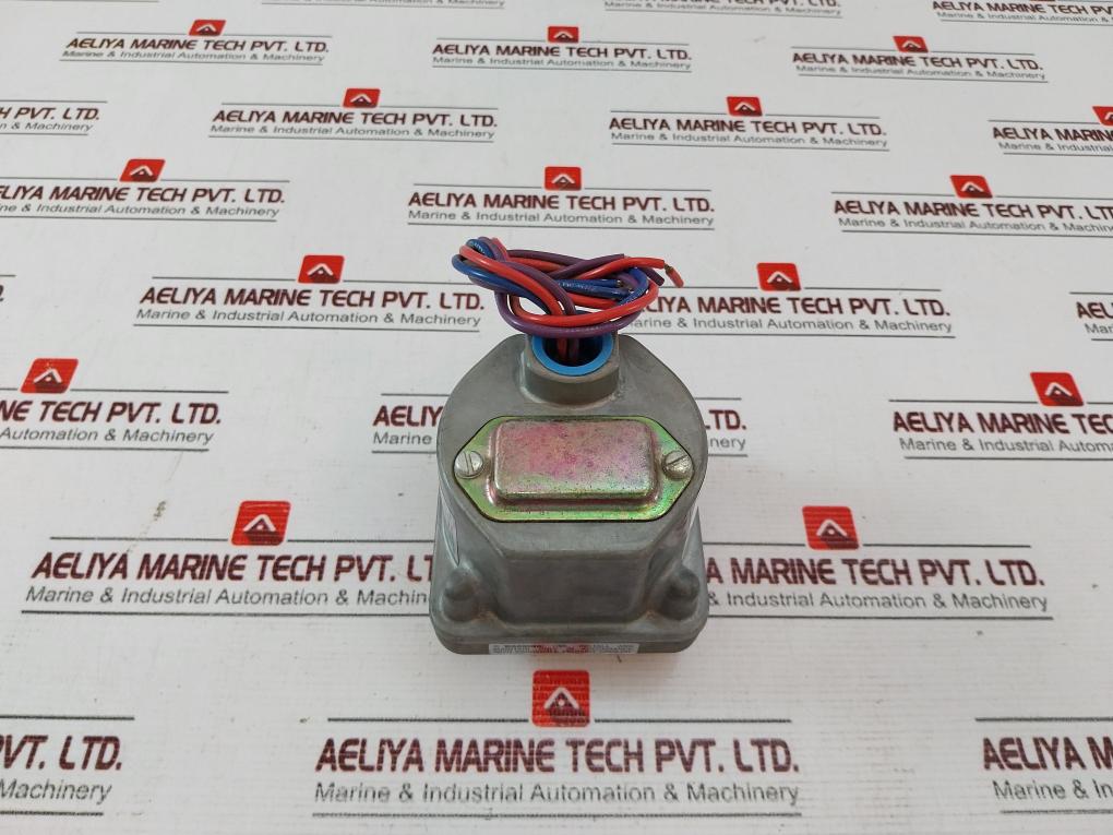 Barksdale D1H-h18Ss Pressure Or Vacuum Actuated Switch