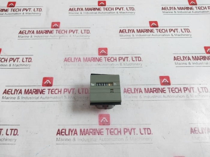 Bauser 629 631 Hour Meter 10-80Vdc Used