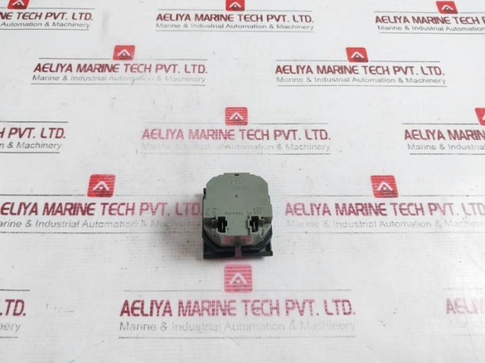 Bauser 629 631 Hour Meter 10-80Vdc Used