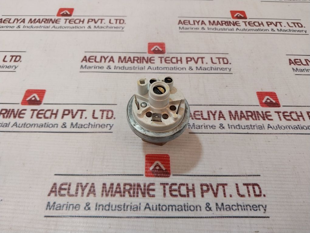 Beck 901 Pressure Switch – Aeliya Marine