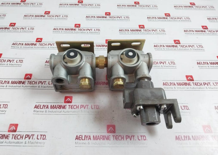 Bendix T-294866-d Pneumatic Shuttle Valve P54350-4, 296010