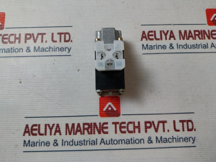 Bosch 0831005013 Solenoid Coil