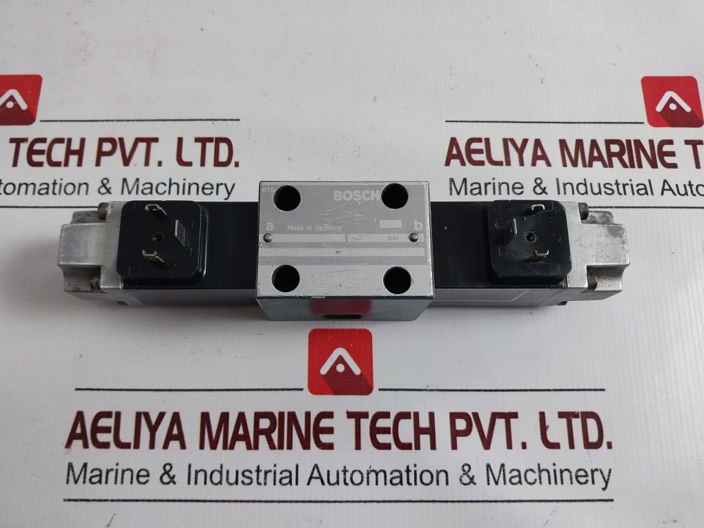 Bosch 0 810 090 100 Directional Valve 081Wv06P1N101Ws024/00A0