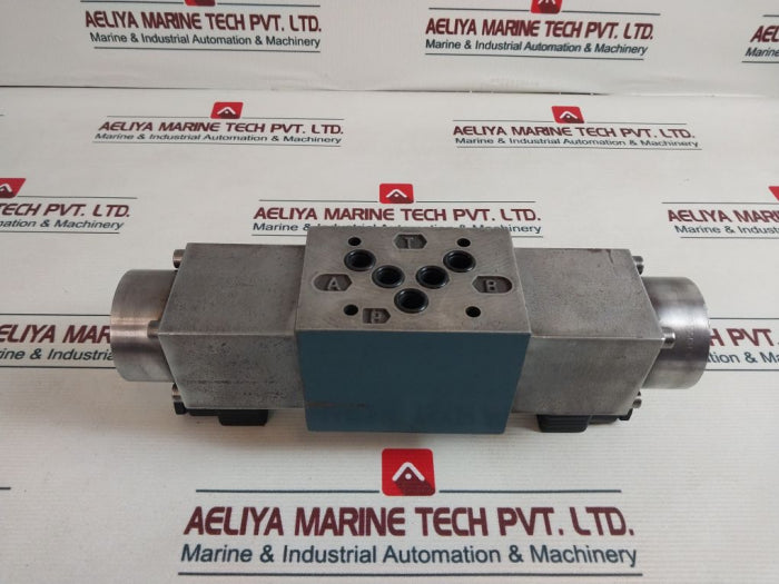 Bosch 0 811 404 832 Directional Valve