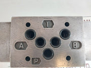 Bosch 0 811 404 832 Directional Valve 0 831 006 033