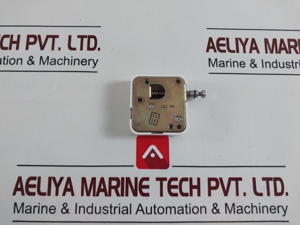 Burgess Gateshead Ds3 Rk Momentary Switch