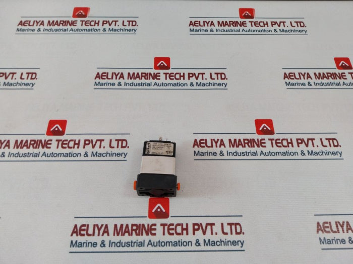 Burkert 5330 C 2,5 Epdm Ks Pneumatic Solenoid Valve 208-240V 60Hz