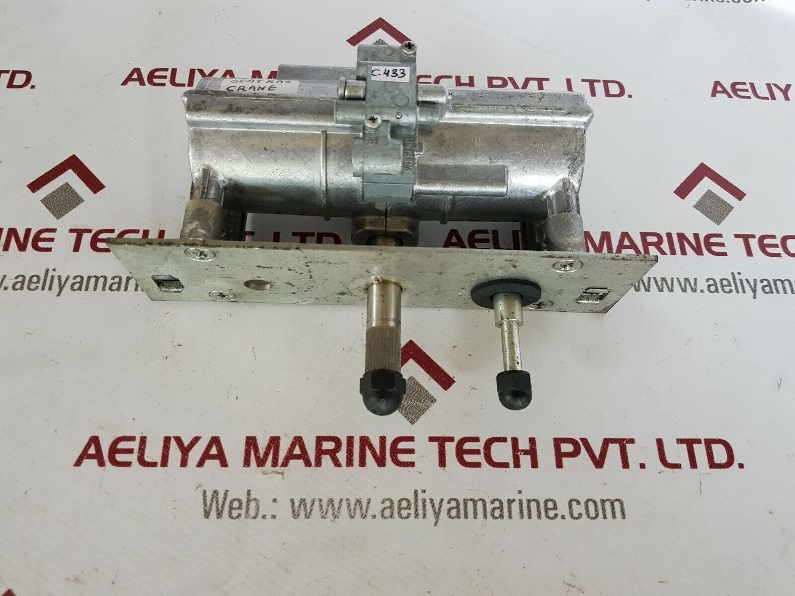 Seatrax cranes 35139