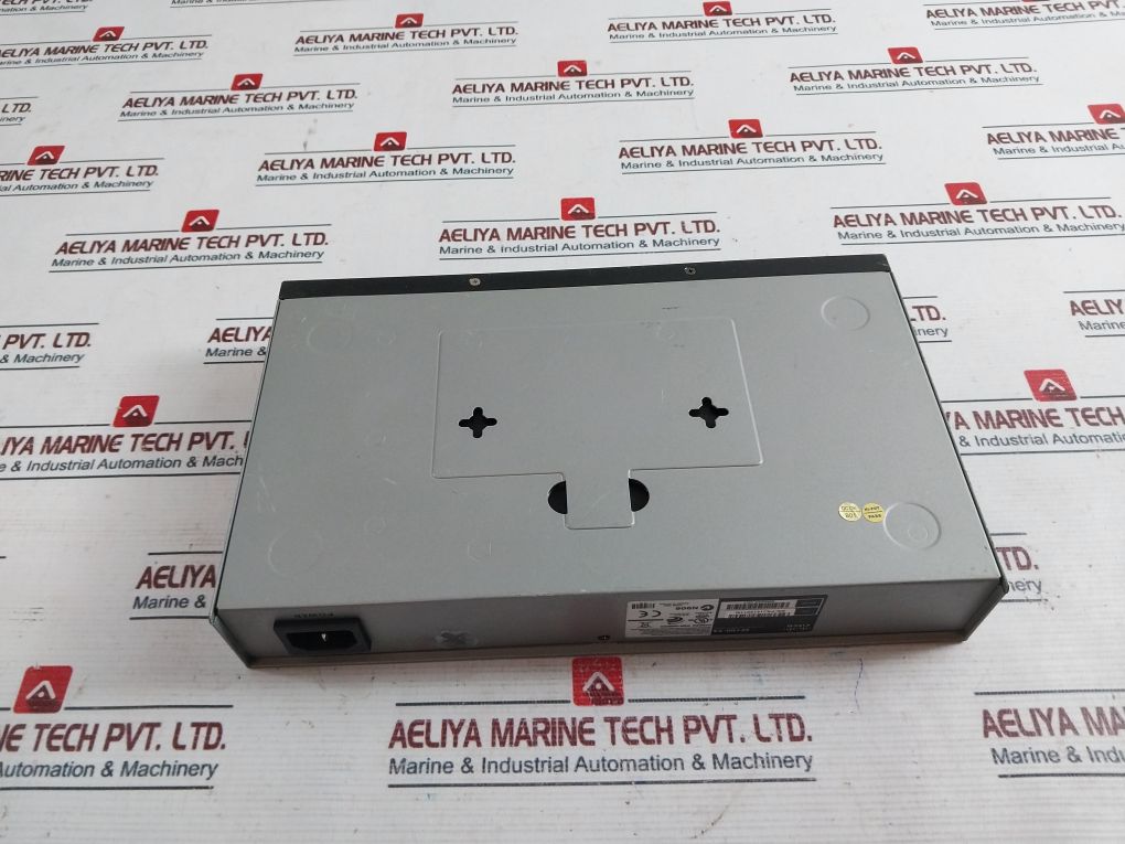 Cisco Sf100-24 24-port 10/100 Network Switch
