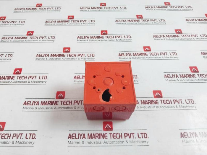 Clifford & Snell Flashing Light 24Vdc 2.5W (Housing Minor Damaged)