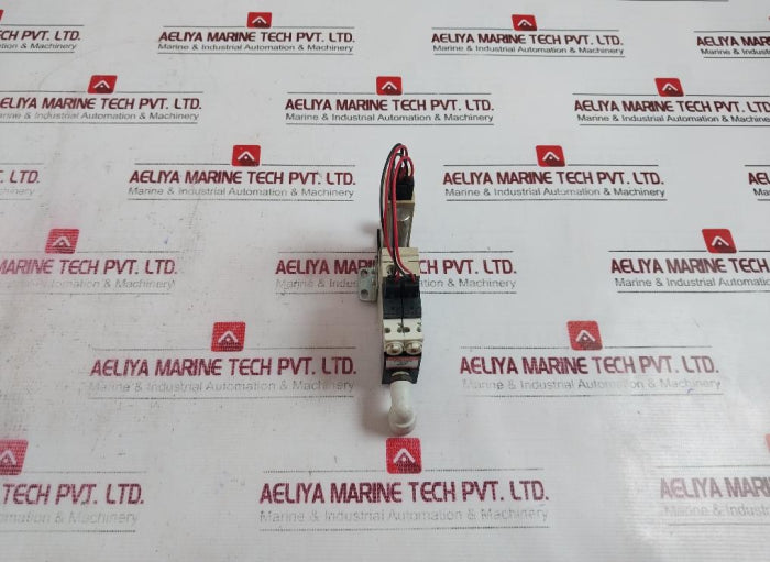 Convum Mvs 3011063 + Cvx-1243-mc2 Digital Pressure Sensor Dc10.8-30V 0–0.7 Mpa