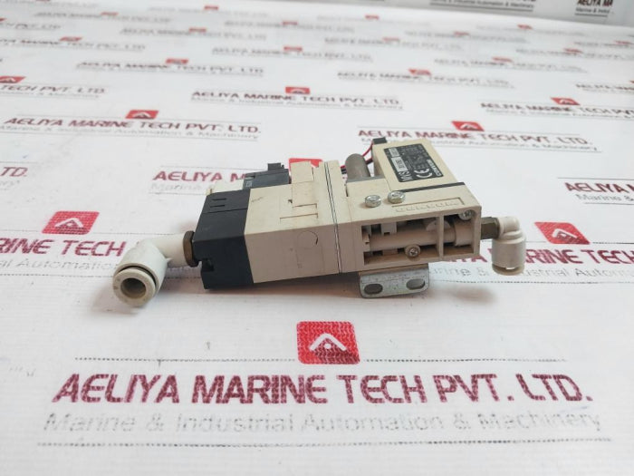 Convum Mvs 3011063 + Cvx-1243-mc2 Digital Pressure Sensor Dc10.8-30V 0–0.7 Mpa