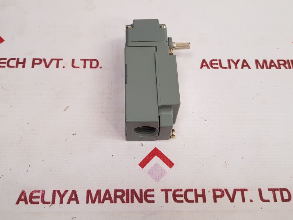 Cutler-hammer E50Sa Series A2 Limit Switch
