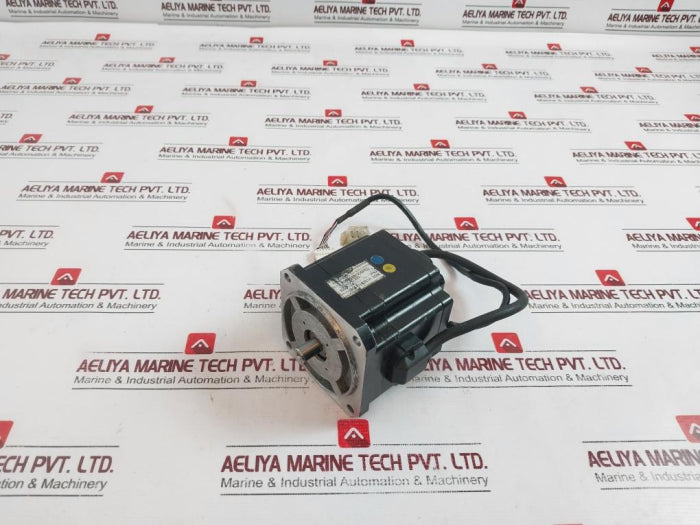 Daihen W-l01495C Ac Servo Motor 100W Ac200V 1.7A3000 Rpm, Ip40