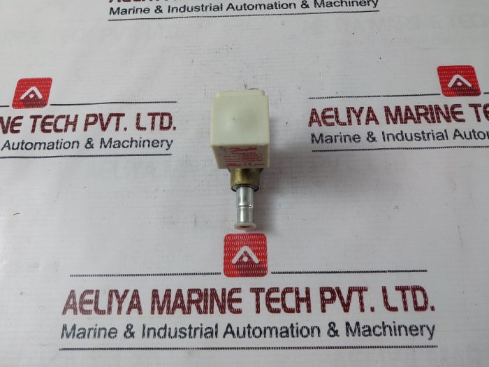 Danfoss 042N4214 Solenoid Valve 208-240V 50/60Hz 7W