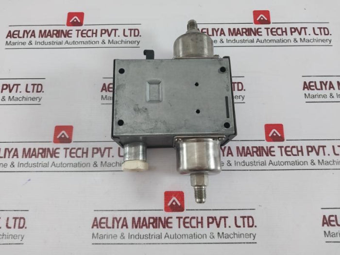 Danfoss 060B0171  Mp Differential Pressure Control Type 2A Ac15 250V~, 0.2A Dc13