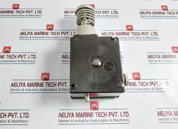 Danfoss Rt11 Temperature Controller, Iec 947-4/5, -30 To 0°C, -25 To 32°F