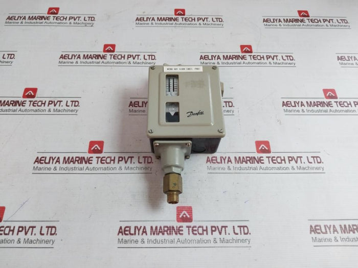 Danfoss Rt 200 Pressure Switch 017A1692, 017-4030 12W 12-220V 0.2-6 Bar 3-17 Psi