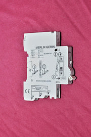 Merlin gerin multi 9 26924 auxiliary contact on/off switch